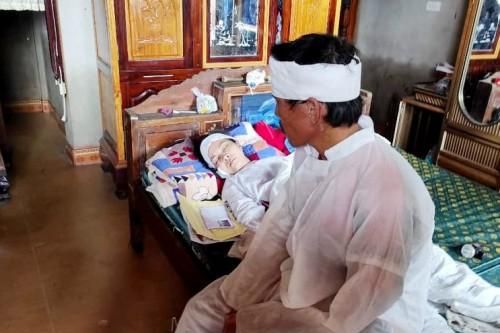 Nỗi đau tột cùng của đôi vợ chồng bị mất hai con trong lúc chạy lũ