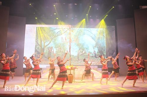Tổng duyệt chương trình nghệ thuật Tiếng hát niềm tin