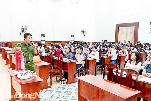 Dự thảo thông tư quy định dạy kỹ năng phòng cháy trong trường học: Nhiều ý kiến đồng tình