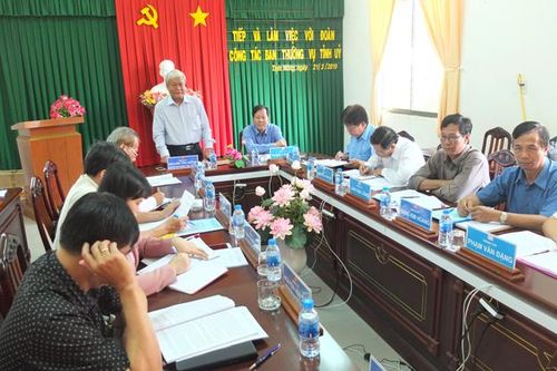 Xây dựng đội ngũ cán bộ đủ sức tổ chức thực hiện các nhiệm vụ trọng tâm trước mắt và lâu dài