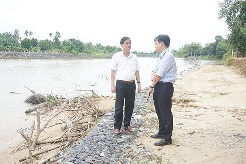 Chủ tịch UBND tỉnh Khánh Hòa Nguyễn Tấn Tuân kiểm tra một số khu vực xung yếu tại Nha Trang