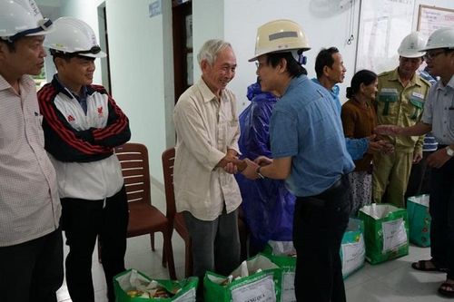 PTC2 tặng quà hỗ trợ nhân dân các tỉnh thành miền Trung bị ảnh hưởng do thiên tai, mưa lũ