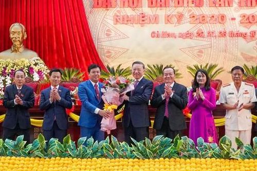 Đại hội Đảng bộ tỉnh Cà Mau lần thứ XVI chính thức khai mạc