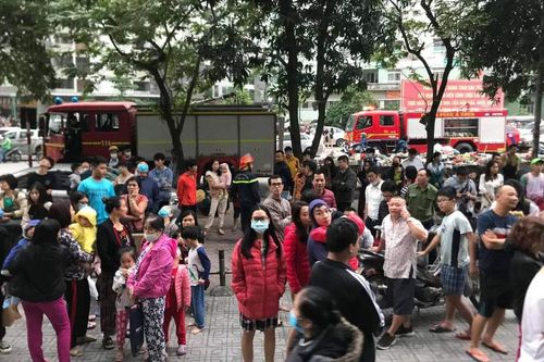 Dập tắt đám cháy tại tầng 33 chung cư HH1B Linh Đàm
