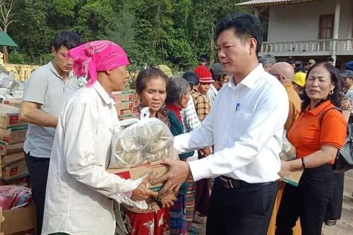 Nhiều hoạt động thiết thực, ý nghĩa sẻ chia với người dân miền Trung