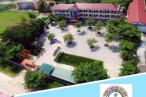 Xúc động lời nhắn gửi của thầy giáo làng gửi tới trò nghèo ngày đi học trở lại sau đợt lũ lịch sử, đọc xong bất kỳ ai cũng rưng rưng lệ