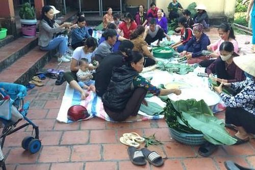 Chuyên gia dinh dưỡng 'mách nước' cho các đoàn cứu trợ cách bảo quản bánh chưng lâu hơn
