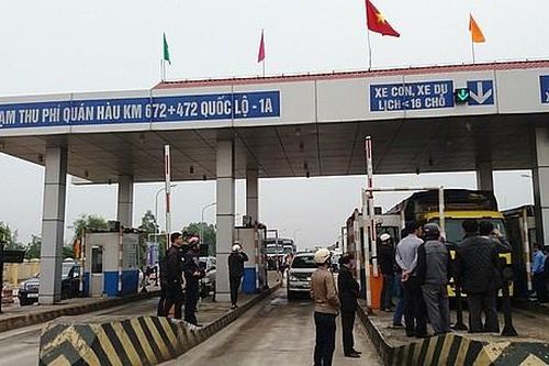 Xem xét miễn phí qua trạm BOT đối với phương tiện chở hàng cứu trợ miền Trung