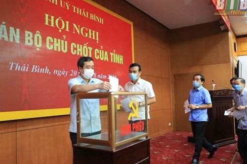 Dựa vào dân để xây dựng Đảng