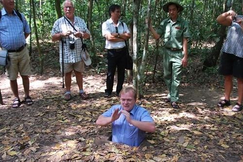 Hoạt động du lịch 'ấm' trở lại