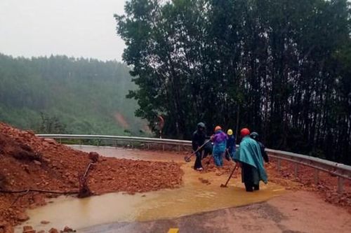 Ảnh hưởng của bão số 9, toàn huyện A Lưới bị mất điện
