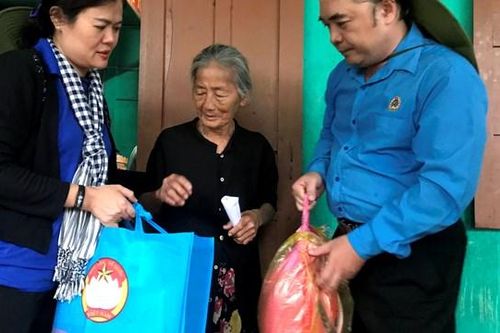 Mang yêu thương từ TP HCM ra Quảng Bình
