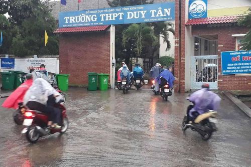 Hơn 500.000 học sinh Gia Lai, Kon Tum nghỉ học tránh bão số 9