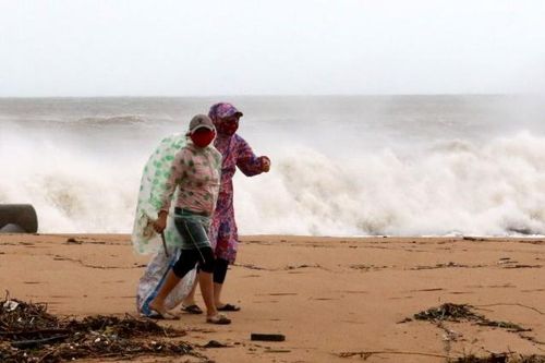 Hai người chết, 5 người bị thương ở Quảng Ngãi do bão số 9