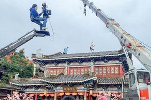 Công ty phim ảnh ở Hoành Điếm lâm cảnh nợ nần