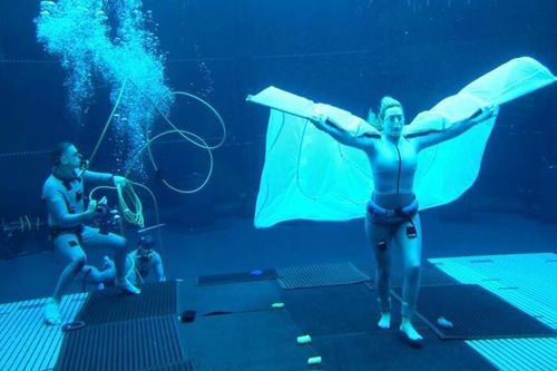 Kate Winslet đeo cánh giả khi quay 'Avatar 2'