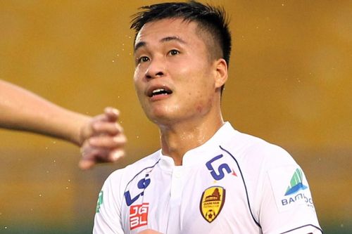 CLB Quảng Nam bể kế hoạch vì bão số 9