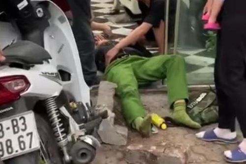 Ôtô tông trọng thương chiến sĩ công an