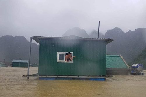 Làm sao cơn bão lũ đi qua, có thật nhiều ngôi nhà an toàn ở lại?