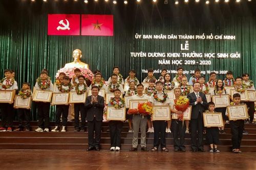 TP Hồ Chí Minh tuyên dương hơn 940 học sinh giỏi