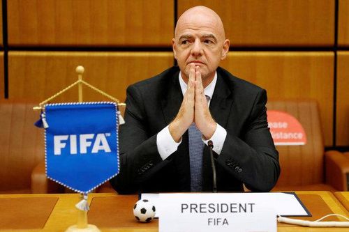 Chủ tịch FIFA nhiễm Covid-19