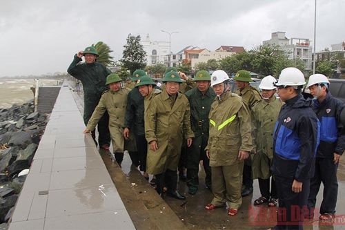 Phó Thủ tướng Trịnh Đình Dũng chỉ đạo phòng, chống bão số 9
