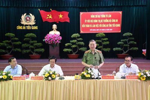 Bộ trưởng Công an thăm và làm việc tại Bến Tre và Tiền Giang