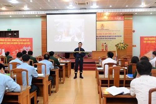Khai mạc tập huấn nghiệp vụ công tác công đoàn Khối thi đua số 2