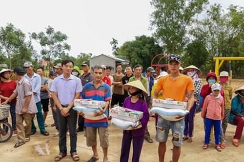 Trường THPT Trần Hưng Đạo (Quỳnh Phụ, Thái Bình) chia sẻ với đồng bào vùng lũ miền Trung