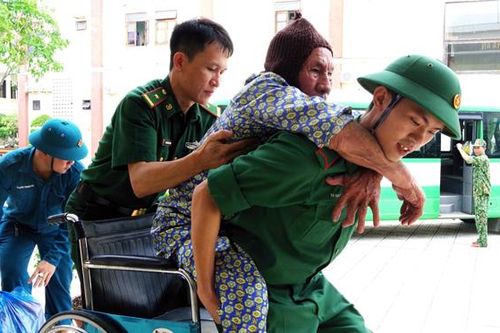 Bão số 9 áp sát đất liền: Bảo đảm an toàn tính mạng, tài sản của nhân dân là ưu tiên số 1