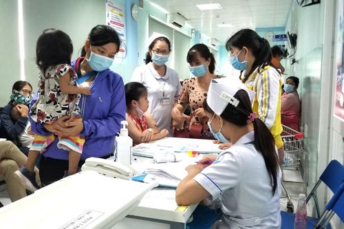 Nhập viện dồn dập do bệnh hô hấp