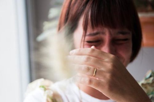 Mẹ chồng vụng chăm sóc, con dâu ở cữ chảy nước mắt 'kêu cứu'