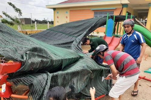 Cập nhật thông tin về bão số 9: Bão đã vào bờ, thiệt hại trên diện rộng