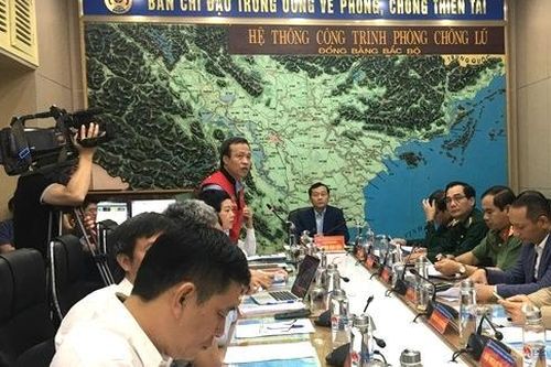 Bão số 9 vẫn rất mạnh, 2 tàu cá bị chìm, 1 tàu mất liên lạc