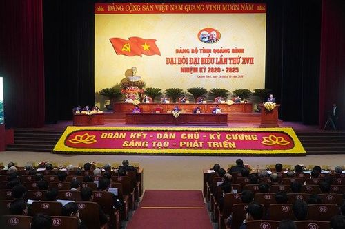 Đại hội Đảng bộ tỉnh Quảng Bình lần thứ XVII: Bắt đầu chương trình nghị sự