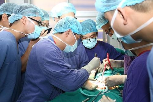 Phải lên bàn mổ vì ham tư thế quan hệ tình dục 'độc - lạ'