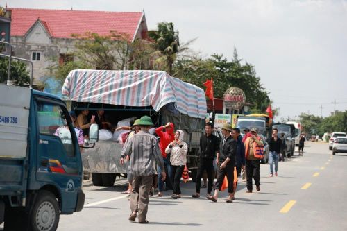 Dọc đường cứu trợ