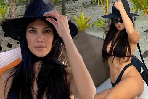 Chị gái Kim 'siêu vòng ba' khoe hình thể như gái đôi mươi với bikini ở tuổi 41