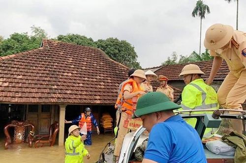 Di dời gần 18.000 người dân Quảng Trị đến khu vực an toàn tránh bão