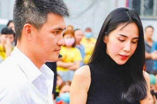 Thủy Tiên tặng 200 triệu trả nợ ngân hàng, người dân nghèo bật khóc