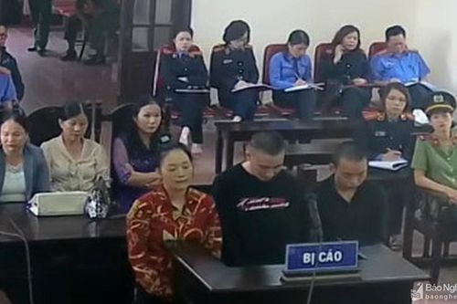 Ba đối tượng cướp hàng chục dây chuyền, bông tai vàng trị giá cả trăm triệu đồng