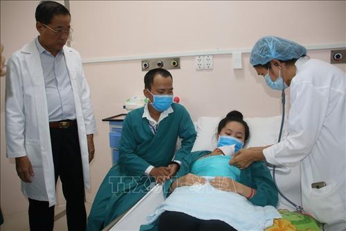 Cứu sống bé gái sinh non nặng 700 gram
