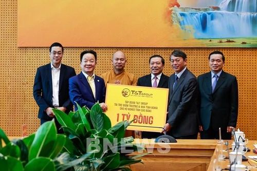 'Bầu Hiển' ủng hộ 5 tỷ đồng xây điểm trường và nhà tình nghĩa tại Cao Bằng