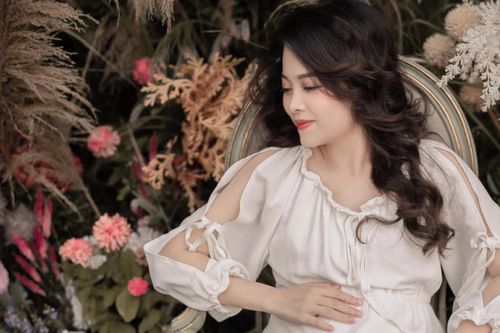 Hằng Túi phản ứng 'cực gắt' khi chồng bị chỉ trích vì biến cô thành 'máy đẻ'