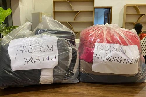Câu chuyện quần áo cứu trợ miền Trung và chia sẻ từ 'người trong cuộc' khiến chúng ta phải suy ngẫm