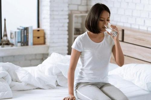 Nếu có 1 trong 5 dấu hiệu này sau khi uống nước, không hỏng thận cũng dễ mắc tiểu đường