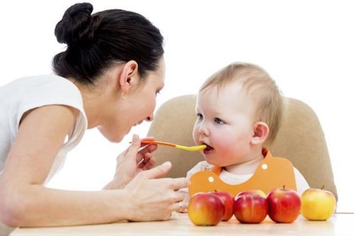 Giúp con tận hưởng bữa ăn trong niềm vui thích