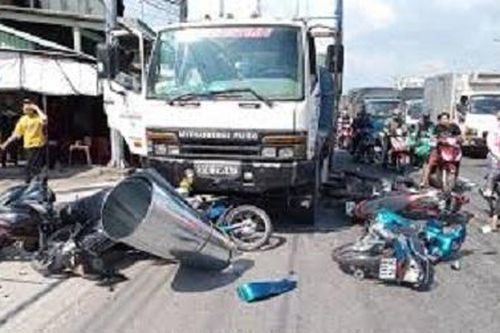 Cả nước xảy ra gần 1.300 vụ tai nạn giao thông trong tháng 10