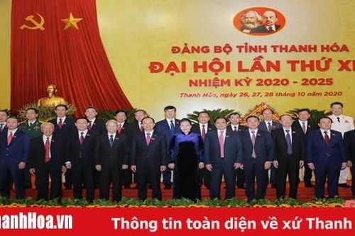 Lãnh đạo Đảng, Nhà nước và tỉnh Thanh Hóa với các đoàn đại biểu dự Đại hội đại biểu Đảng bộ tỉnh lần thứ XIX