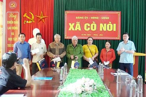 Mai Sơn: Thăm hỏi, tặng quà nạn nhân nhiễm chất độc da cam/dioxin